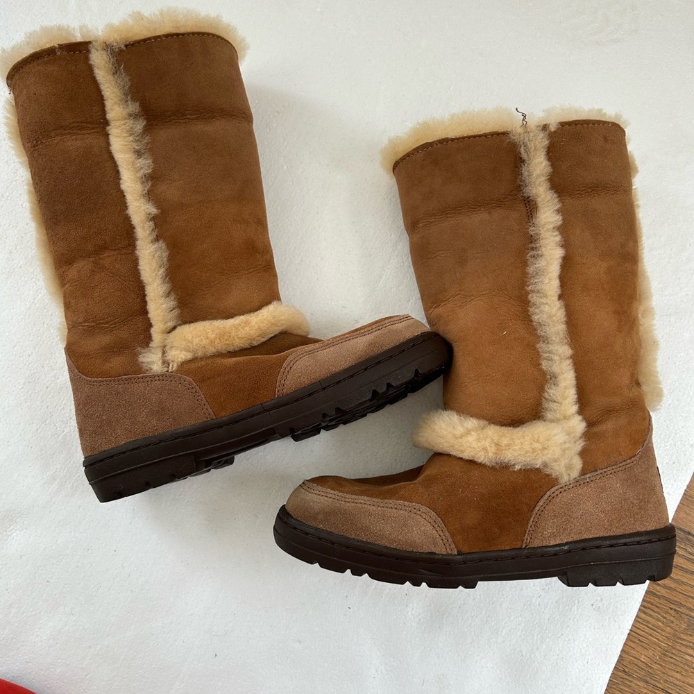 UGG Australia Sundance II Ugg Boots Sundance II #5325 W9 Tan Suede Sheepskin